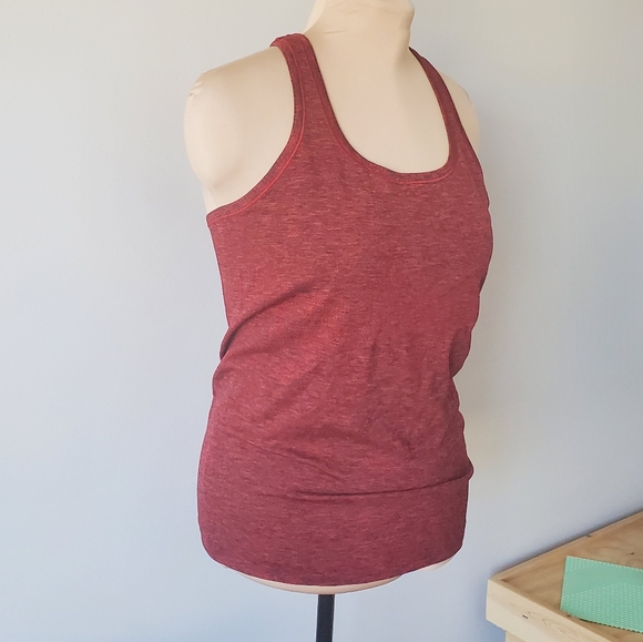 EUC Lululemon Swiftly Tech Tank, size 12, heathered red with black - Picture 3 of 14